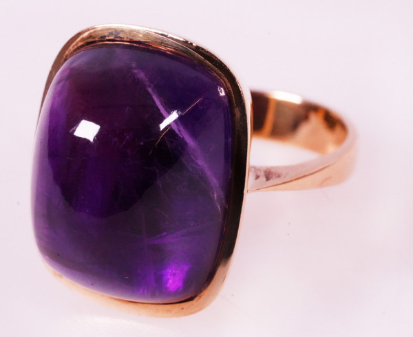 großer 20ct. Vintage Sugarloaf Amethyst Ring aus 750 Gold Gr. 54,5