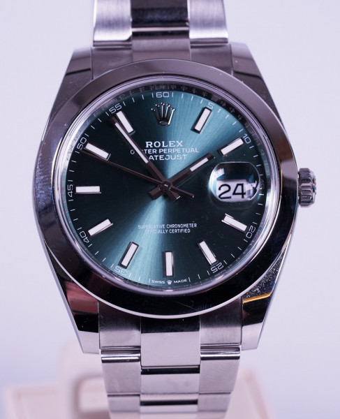 neue Rolex Datejust MINT 126300 Oyster LC100 FullSet 41mm Grün