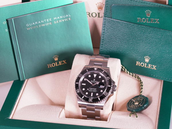 Rolex Submariner Date 126610LN 41mm FullSet Stickers toller Zustand 2021