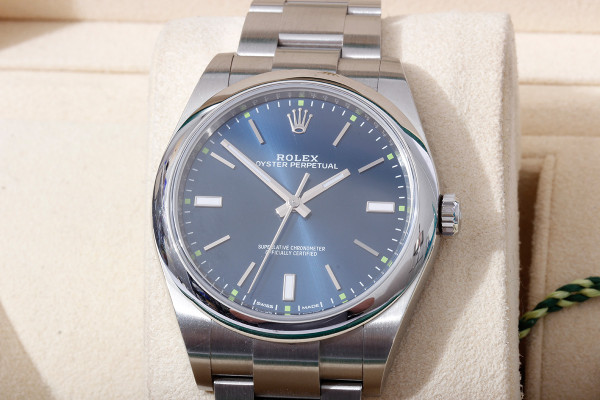 Rolex Oyster 114300 neuwertig Fullset Blue / Green Traum Uhr