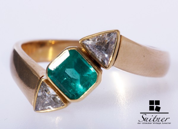 traumhafter Ring Smaragd Diamanten Trillant zus. ca. 0,48 ct. 750 Gold Gr. 60